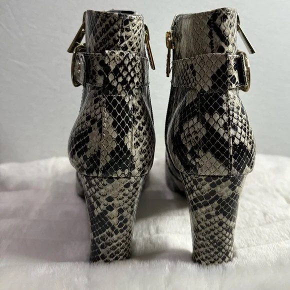 (NEW) GUESS Snake Print Python Ankle Boots - Picture 2 of 10